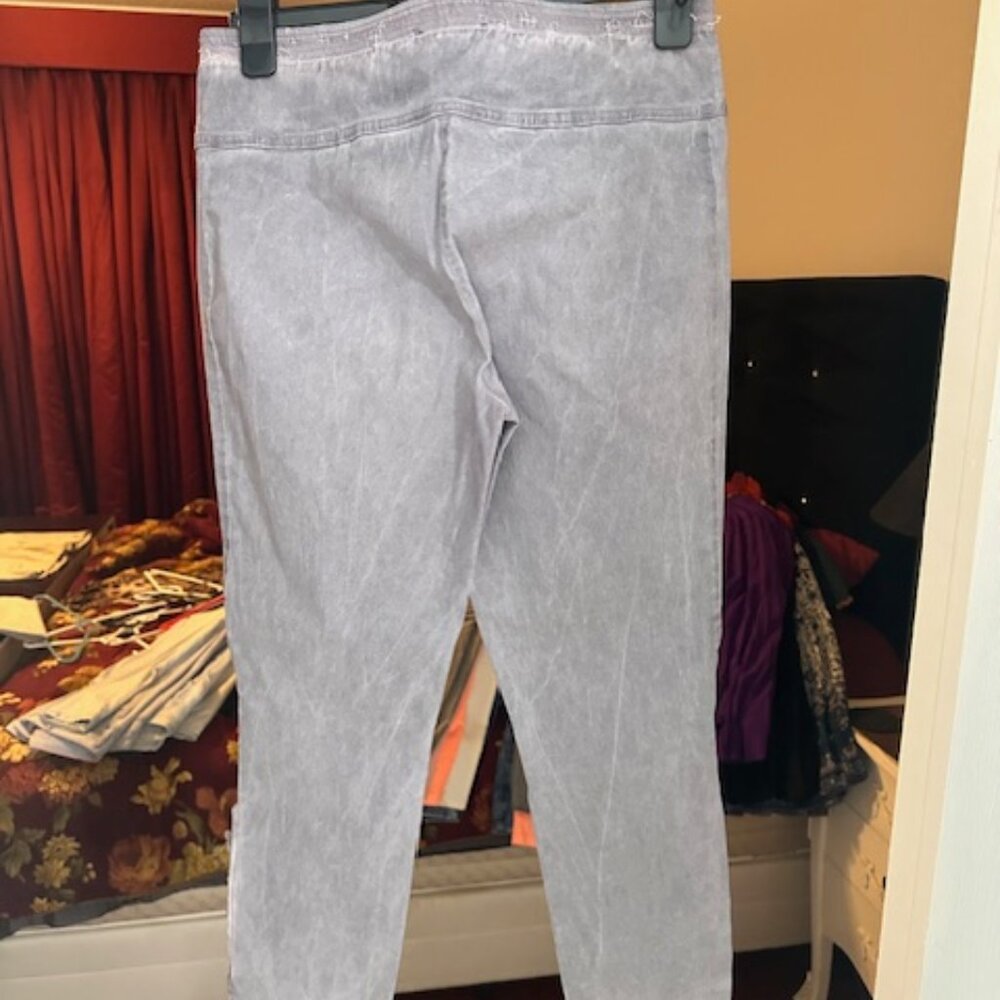 Pants - Picture 8 of 10